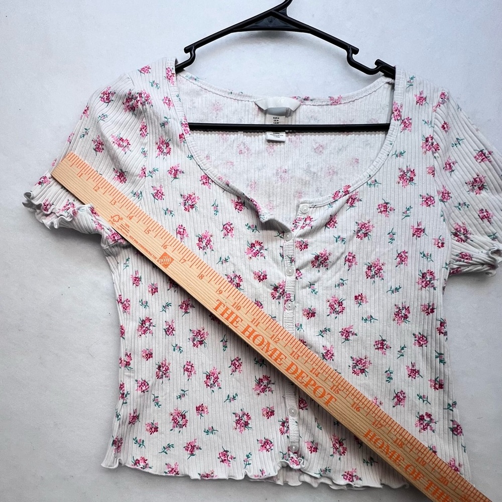 H&M Button Front Ribbed White Pink Rose‎ Floral Top ribbed cotton jersey. Medium - Picture 6 of 7